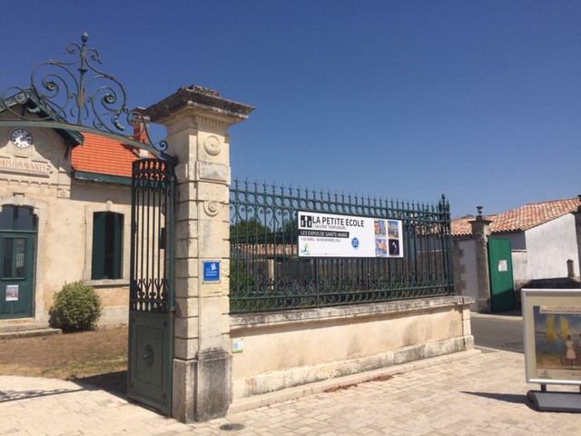 Paulove à la Galerie La petite école à Sainte-Marie-de-Ré.